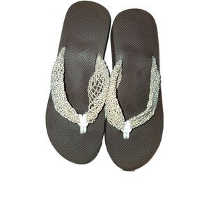 Women’s Gold Brown Flip Flop Sandals Sz 9-10 Beach Pool Sparkle Thong